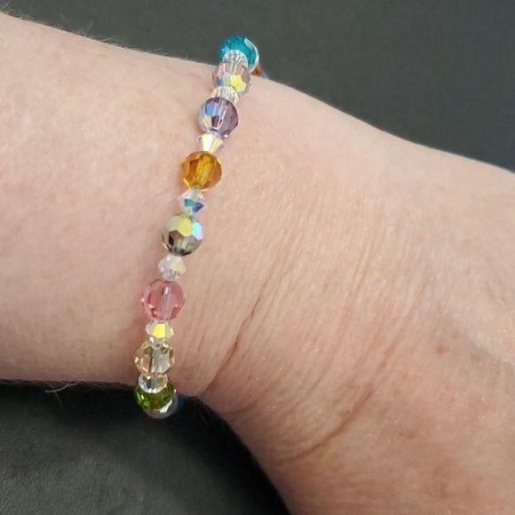 *Sale* Multi colored crystal bracelet - Picture 1 of 12